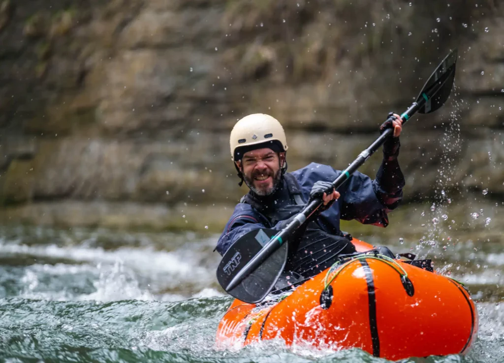 Navigation en packraft sur le Chéran