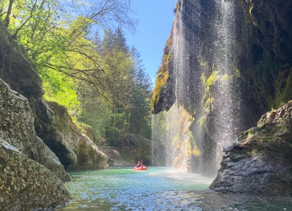 navigation en packraft dans les Gorges du Fier