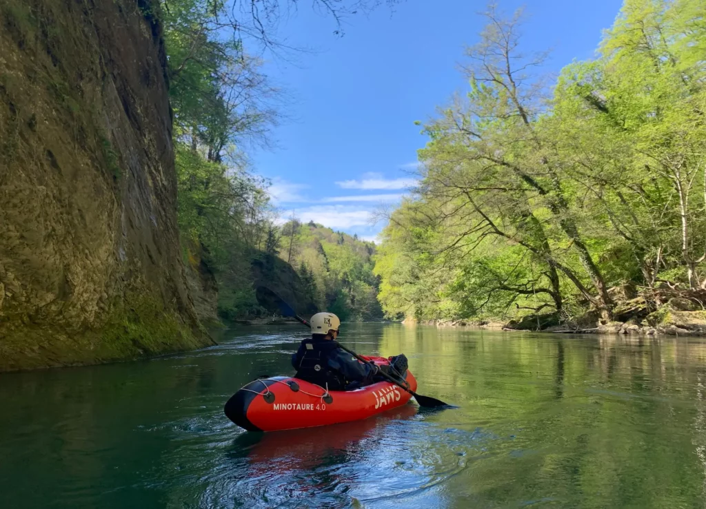 navigation en packraft dans les Gorges du Fier