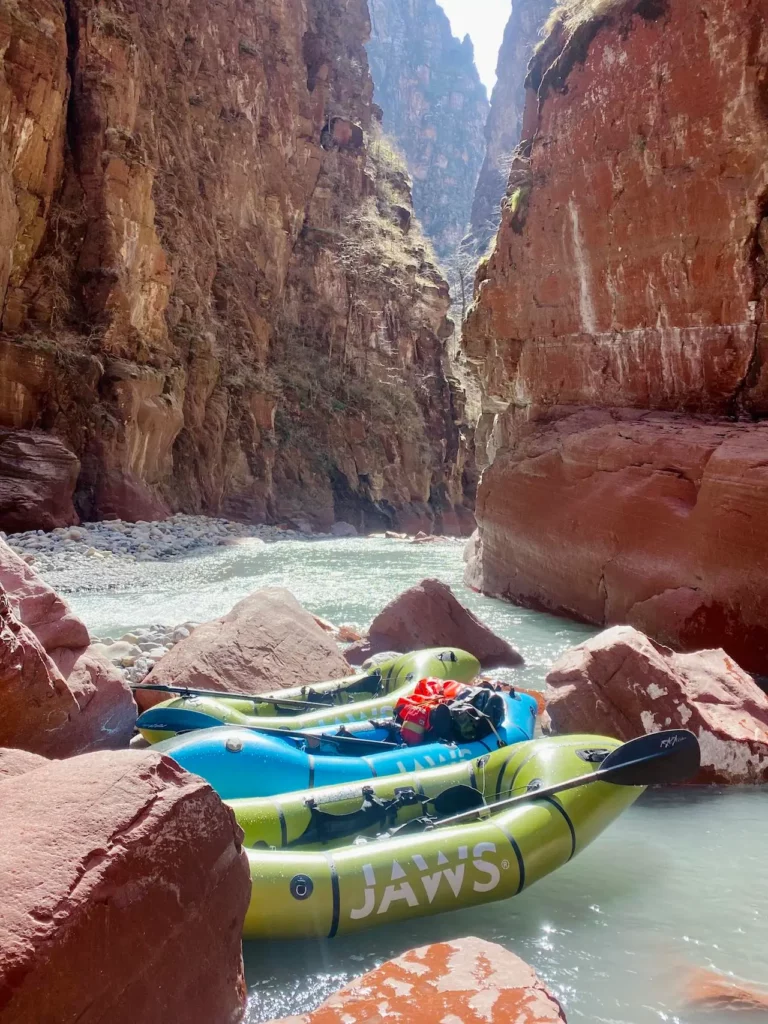 les packrafts dans les Gorges de daluis