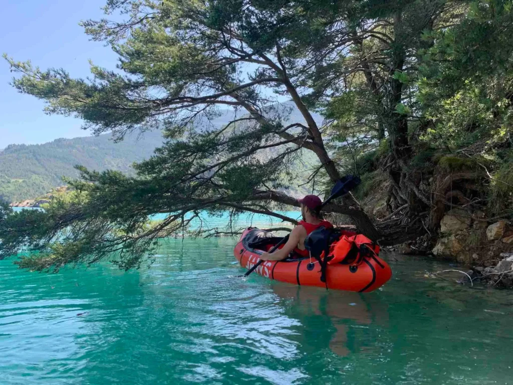 Navigation en packraft sur le lac de Castillon