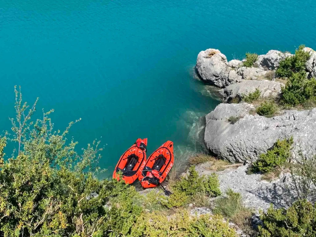 Navigation en packraft sur le lac de Castillon