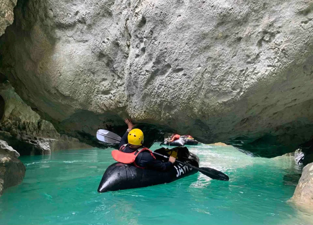 Navigation en packraft dans les Gorges du Verdon