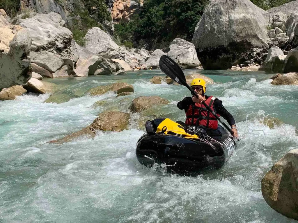 Navigation en packraft dans les Gorges du Verdon