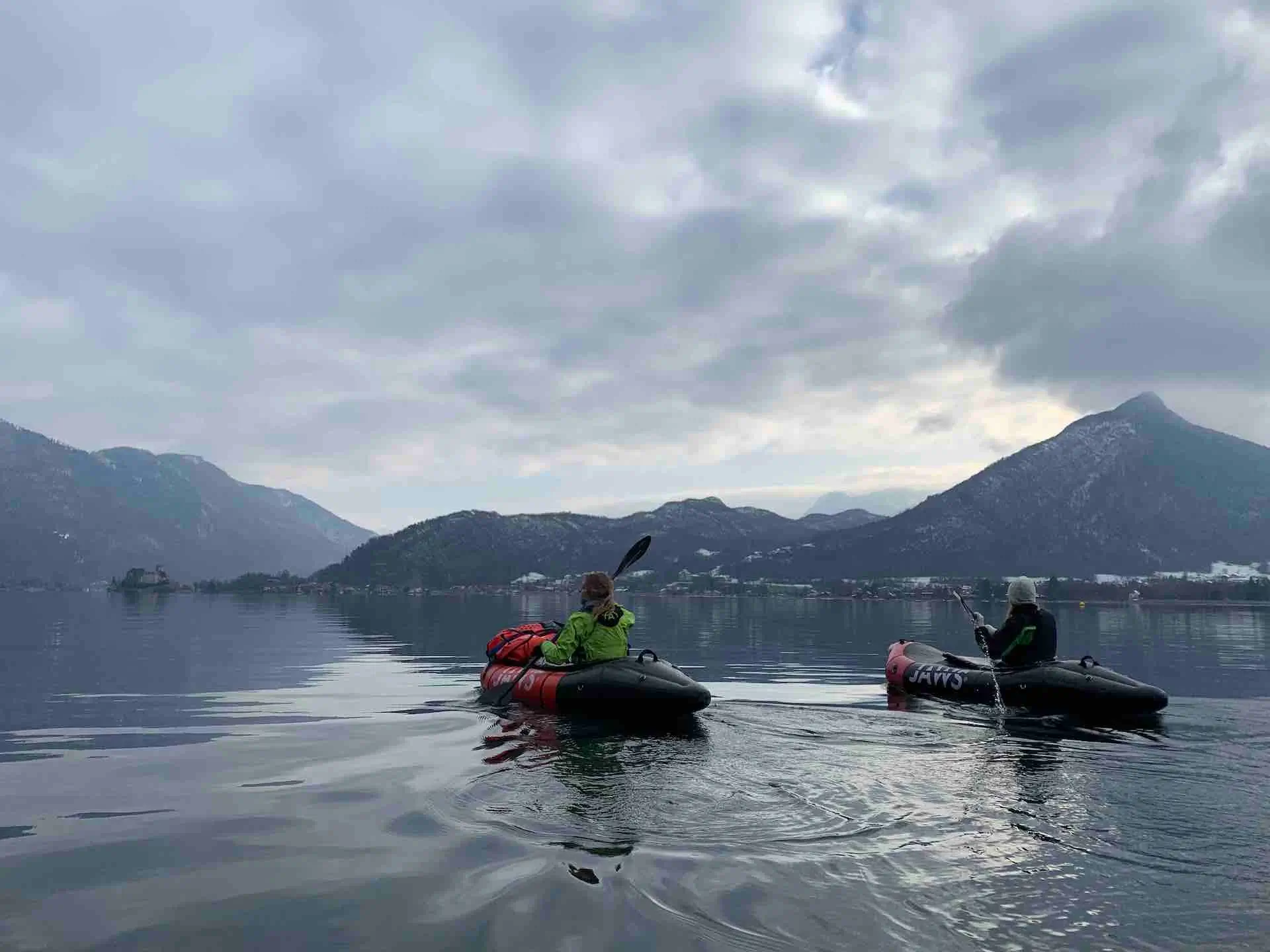 Navigation en packraft sur le lac d'Annecy