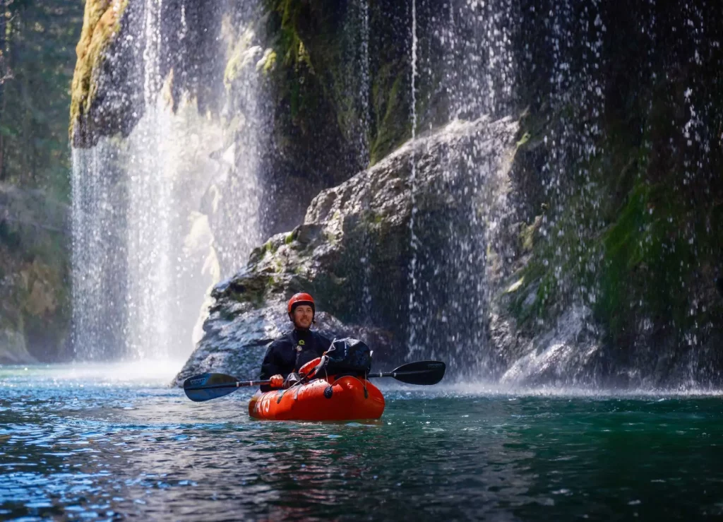 navigation en packraft dans les Gorges du Fier