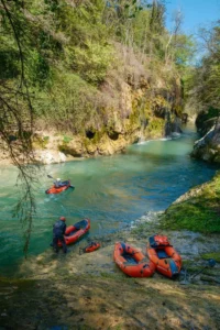 packraft sur les Gorges du Fier