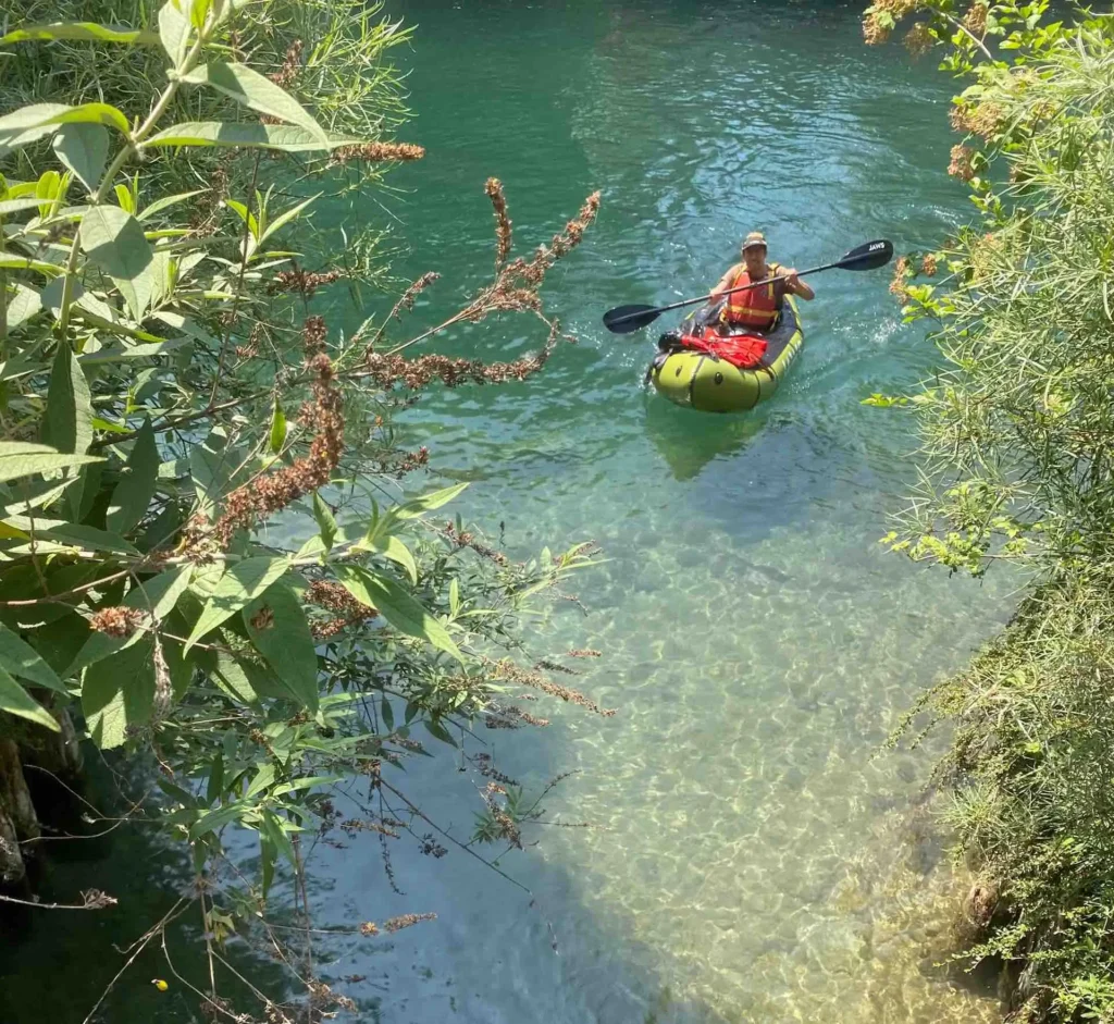 Navigation sur les lônes du Rhône en packraft