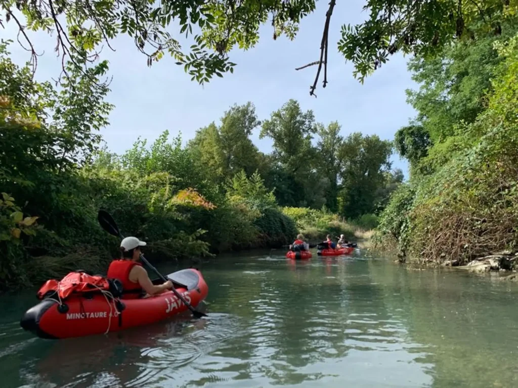 Navigation sur les lônes du Rhône en packraft