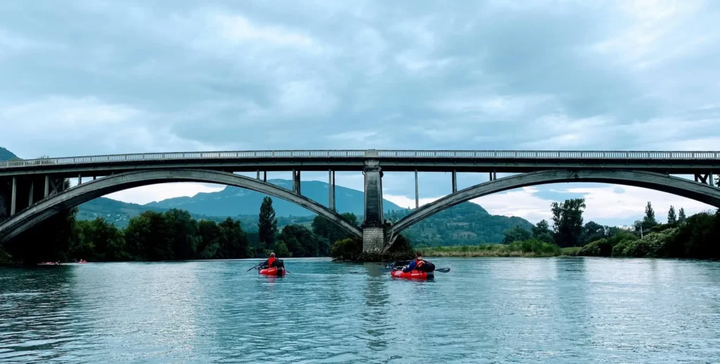 Navigation sur les lônes du Rhône en packraft