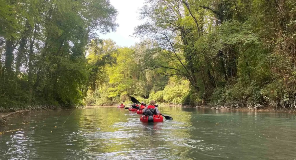 Navigation sur les lônes du Rhône en packraft