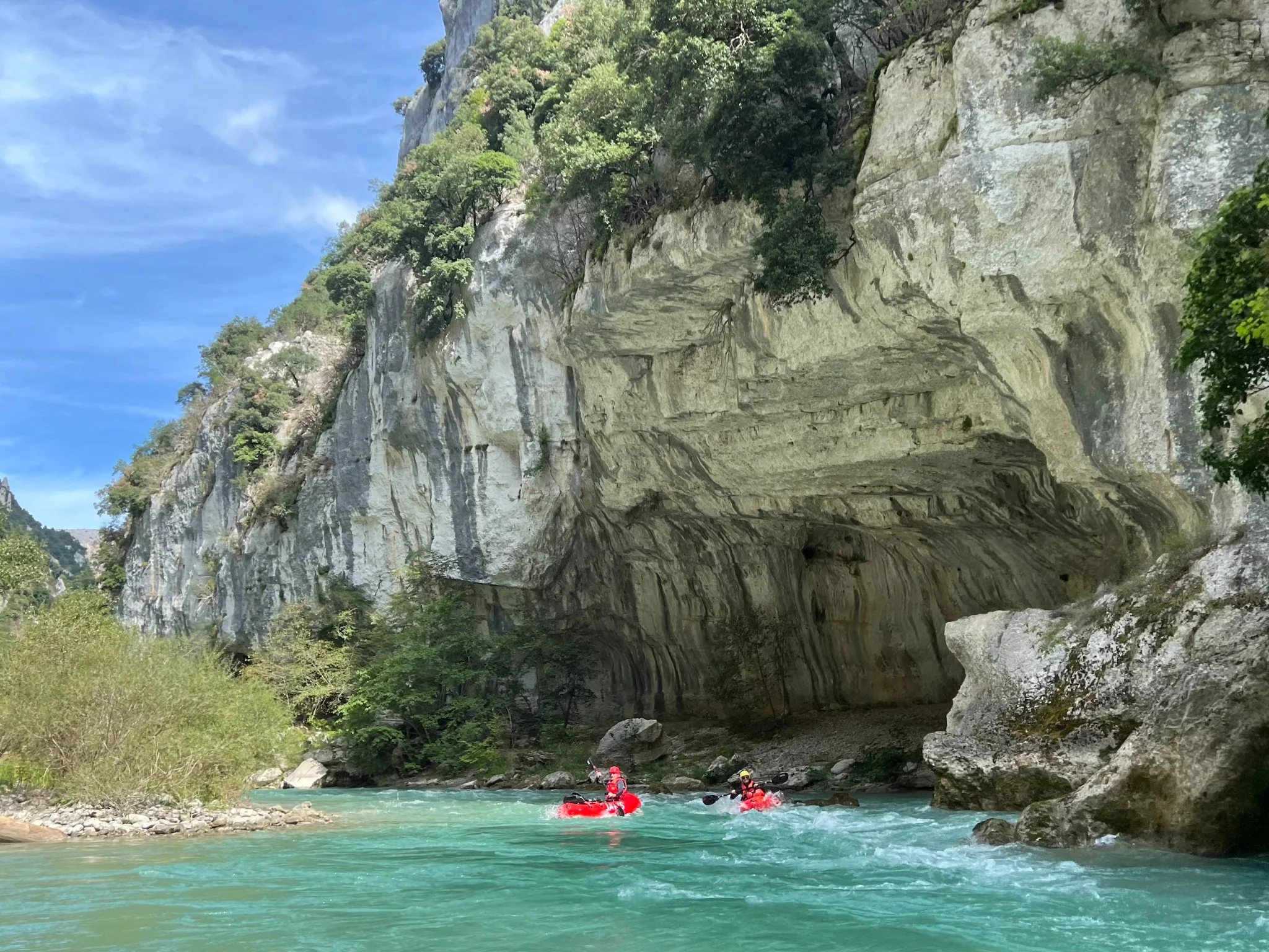 Groupe naviguant dans les gorges du Verdon