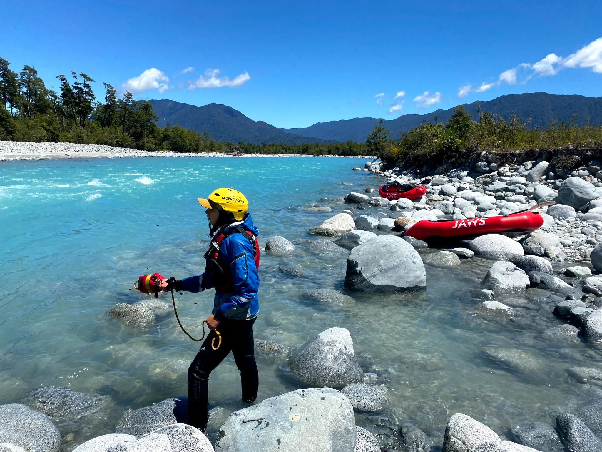 Packraft en eau vive – Une formation complète pour devenir autonome et partir en itinérance