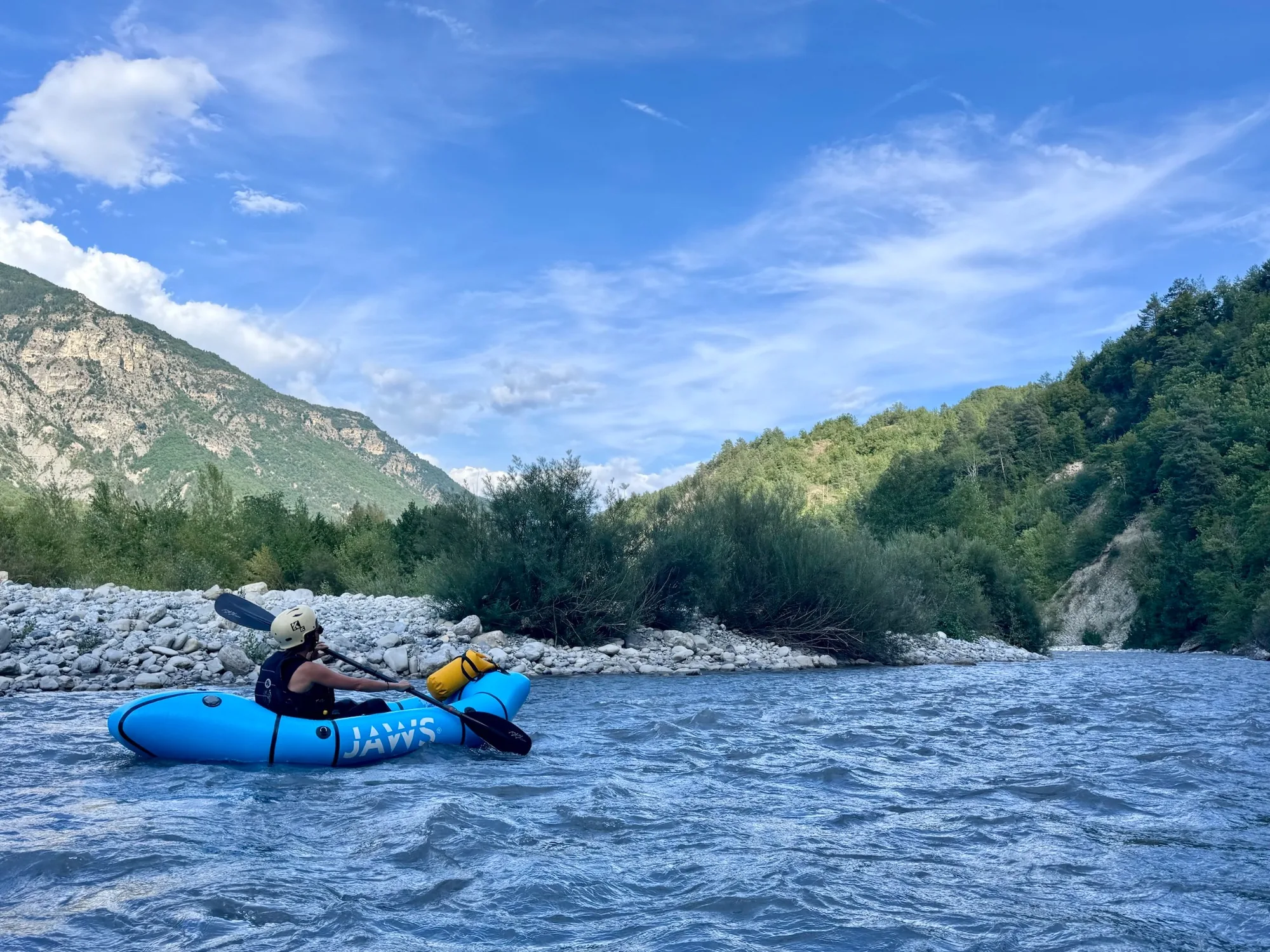 Navigation en packraft dans les gorges de Daluis