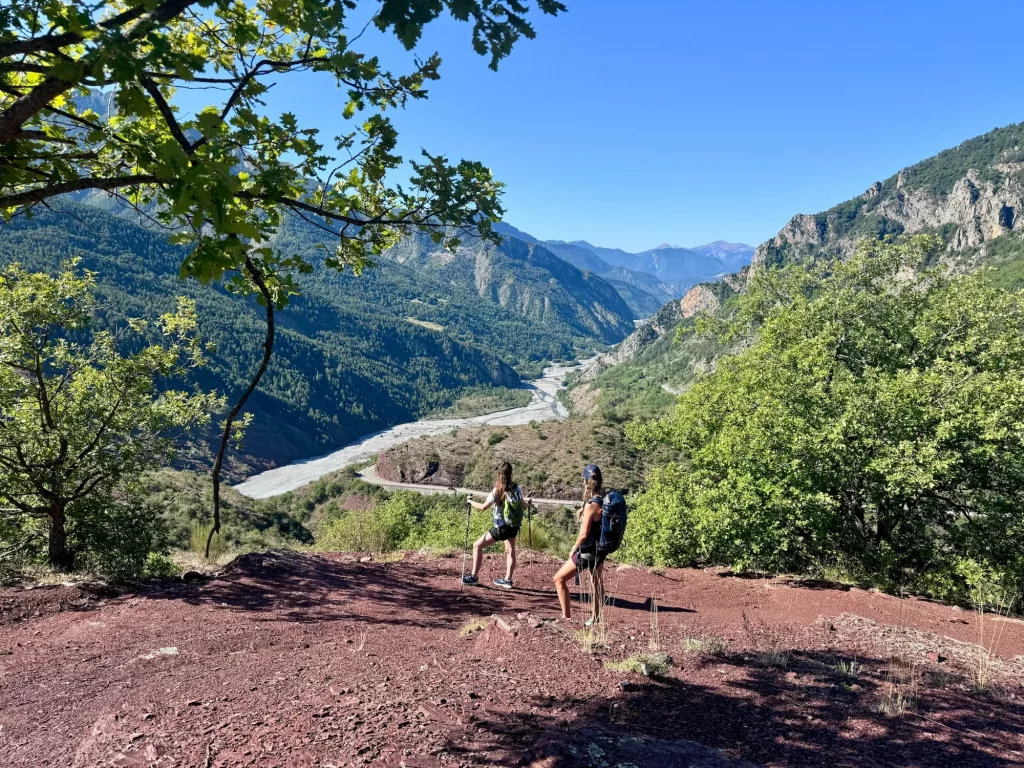 Randonnée dans les gorges de Daluis avec vue en hauteur